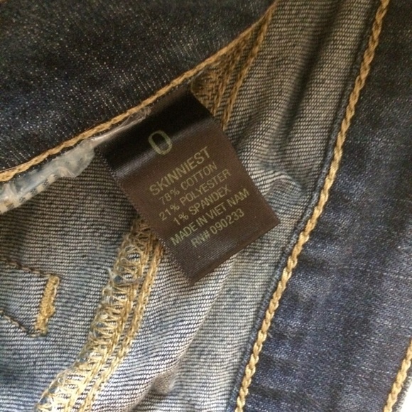 Medium wash skinny jeans - Picture 5 of 6